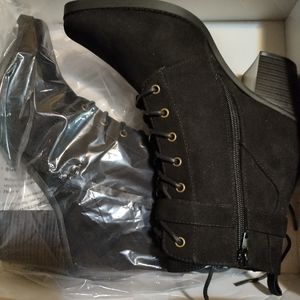 Just fab boots brand new 9 1/2